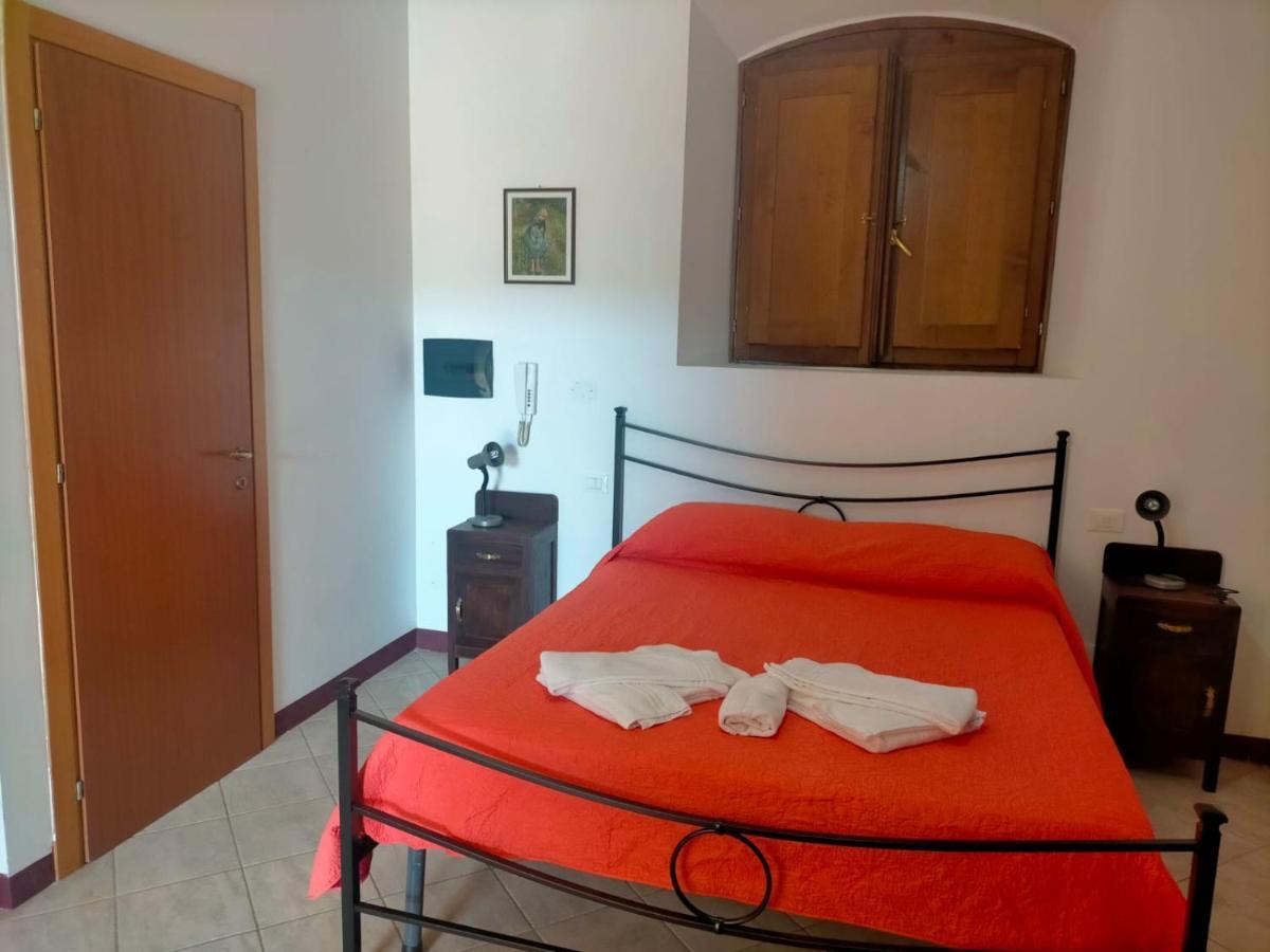 Aparthotel Antico Borgo La Commenda Montefiascone Esterno foto