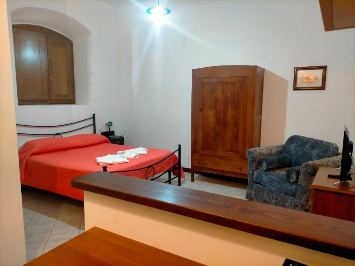 Aparthotel Antico Borgo La Commenda Montefiascone Esterno foto