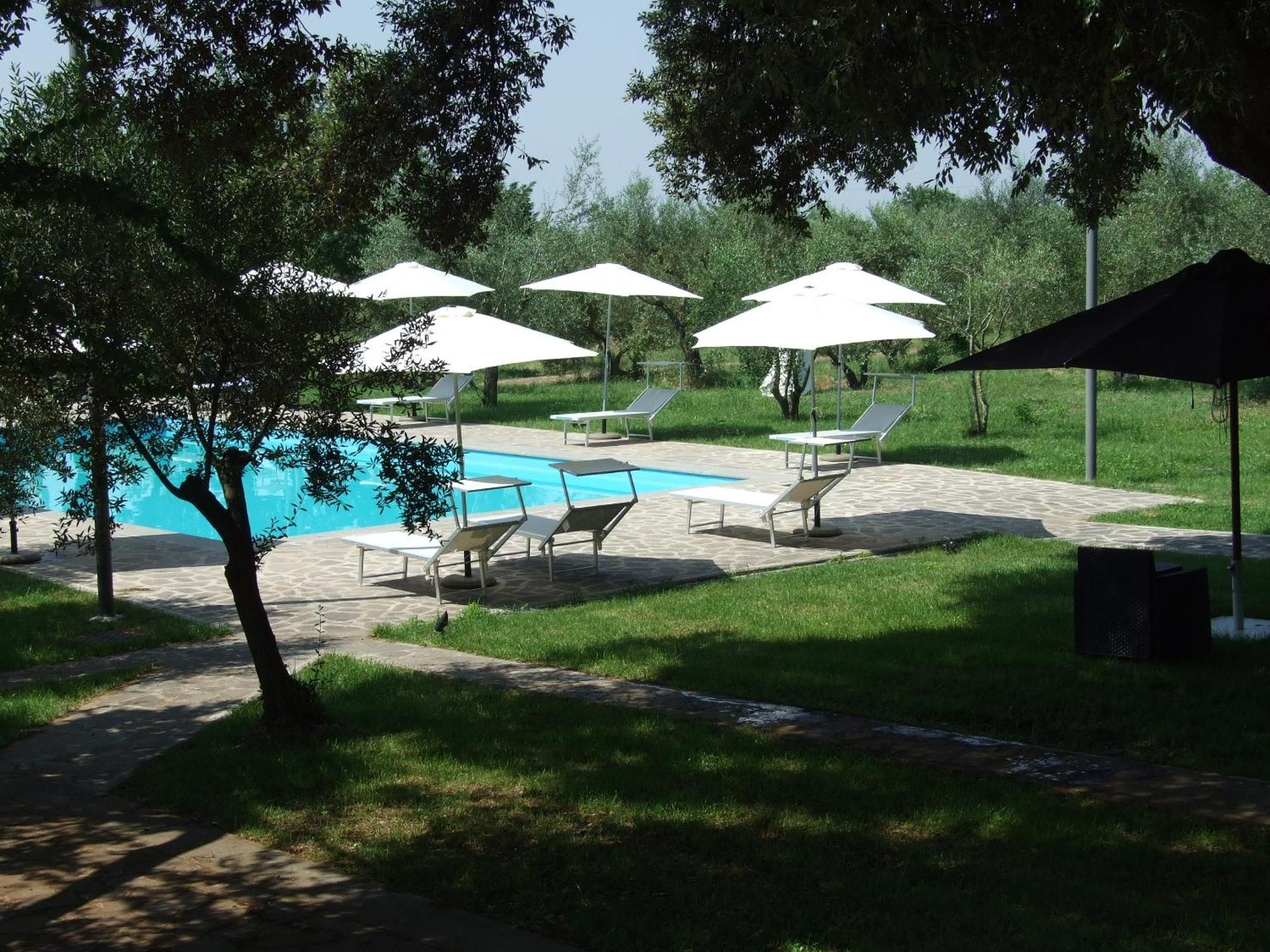 Aparthotel Antico Borgo La Commenda Montefiascone Esterno foto