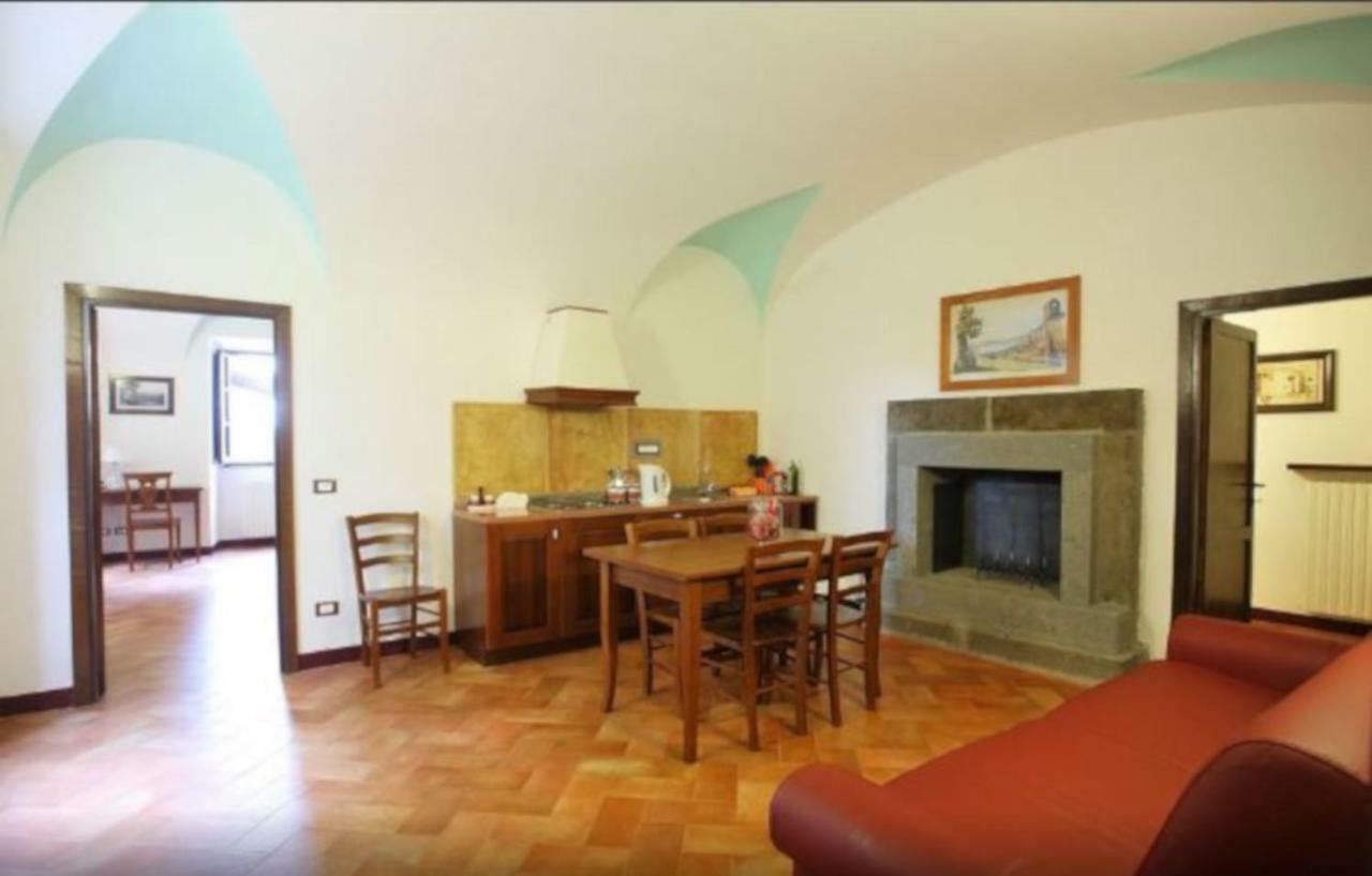 Aparthotel Antico Borgo La Commenda Montefiascone Esterno foto