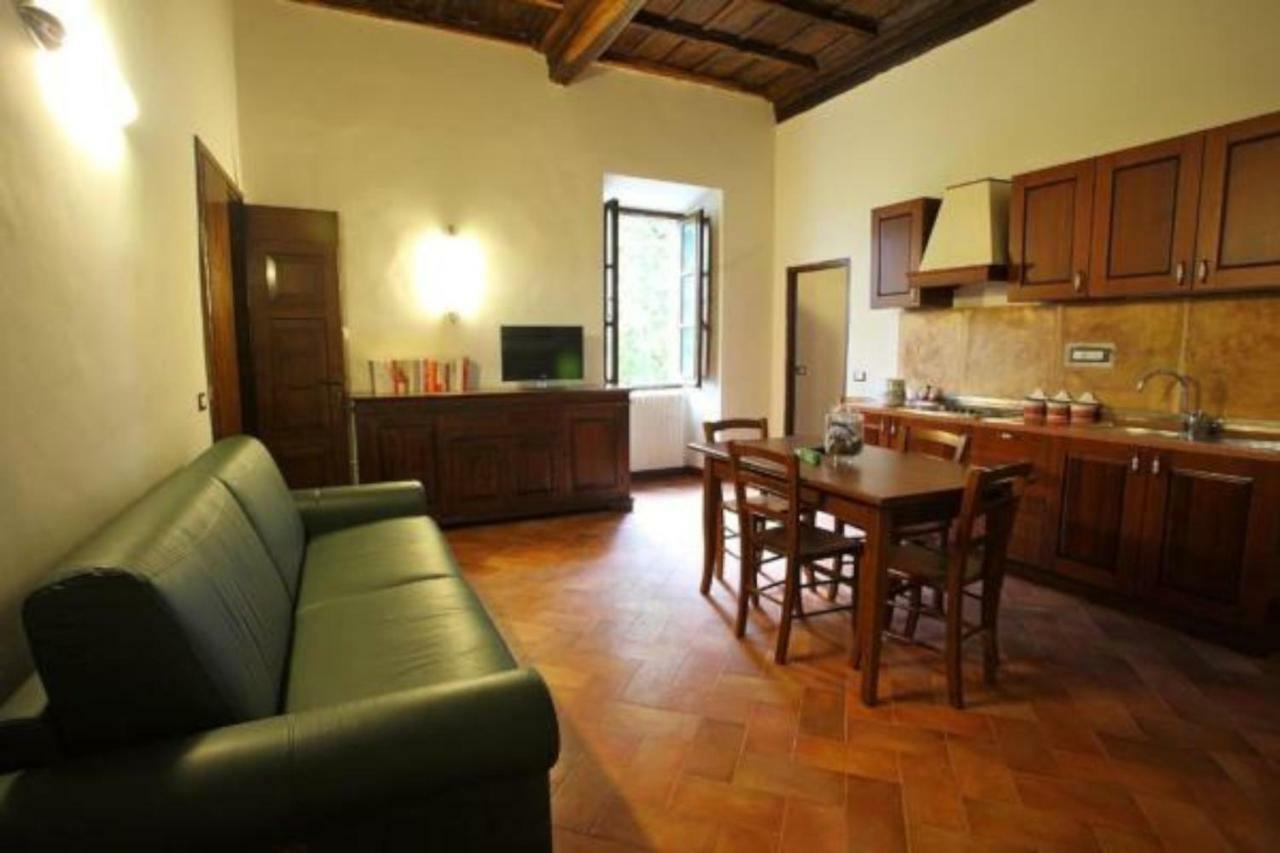 Aparthotel Antico Borgo La Commenda Montefiascone Esterno foto