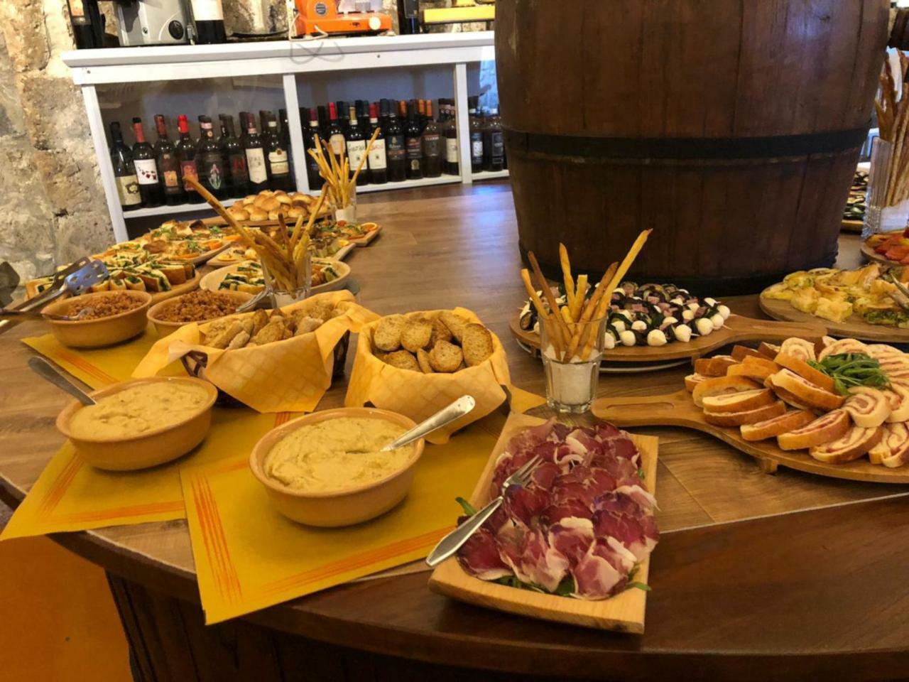 Aparthotel Antico Borgo La Commenda Montefiascone Esterno foto
